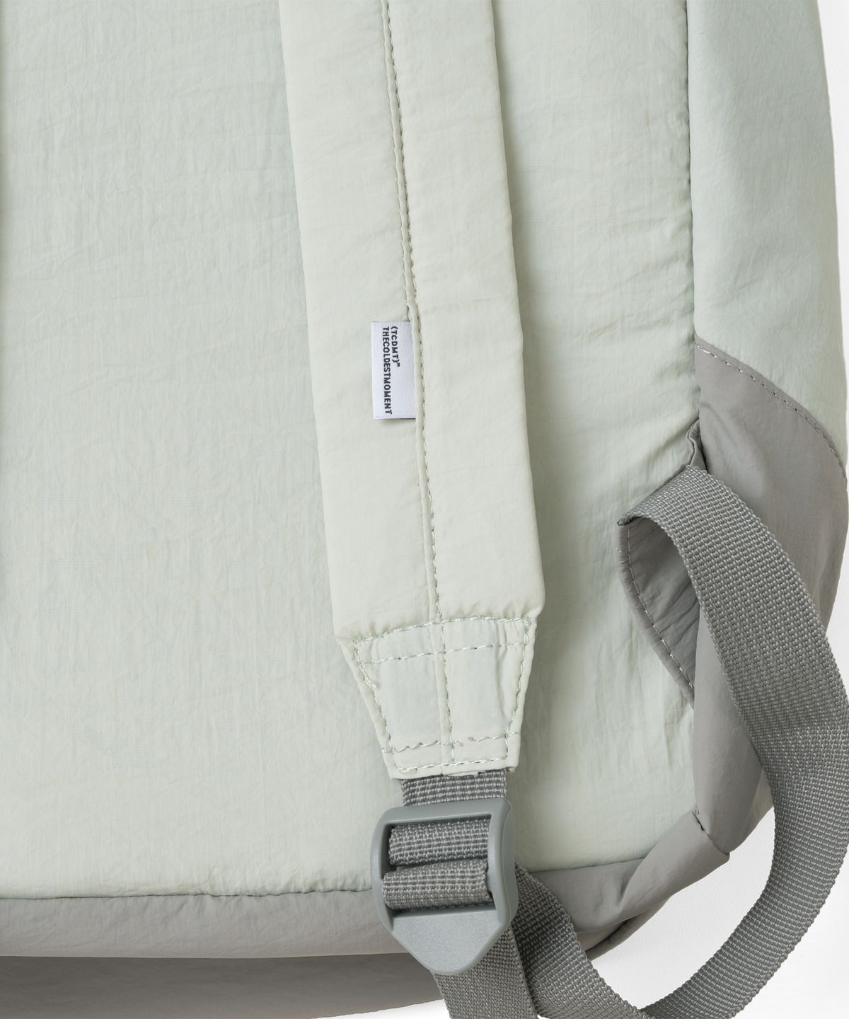 더콜디스트모먼트(THE COLDEST MOMENT) TCM cocoon nylon backpack (pistachio)