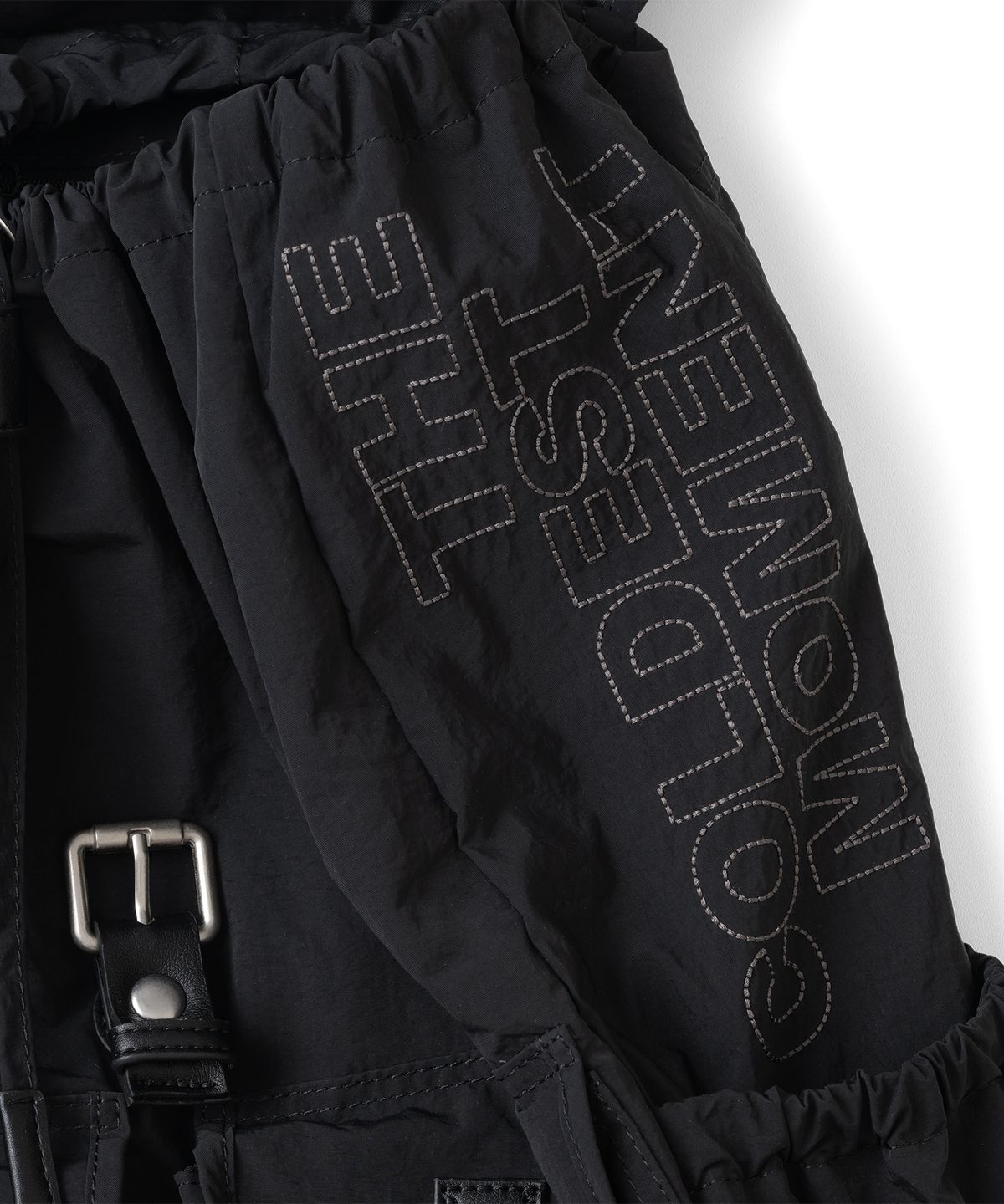 더콜디스트모먼트(THECOLDESTMOMENT) TCM nylon flap strap backpack (black)