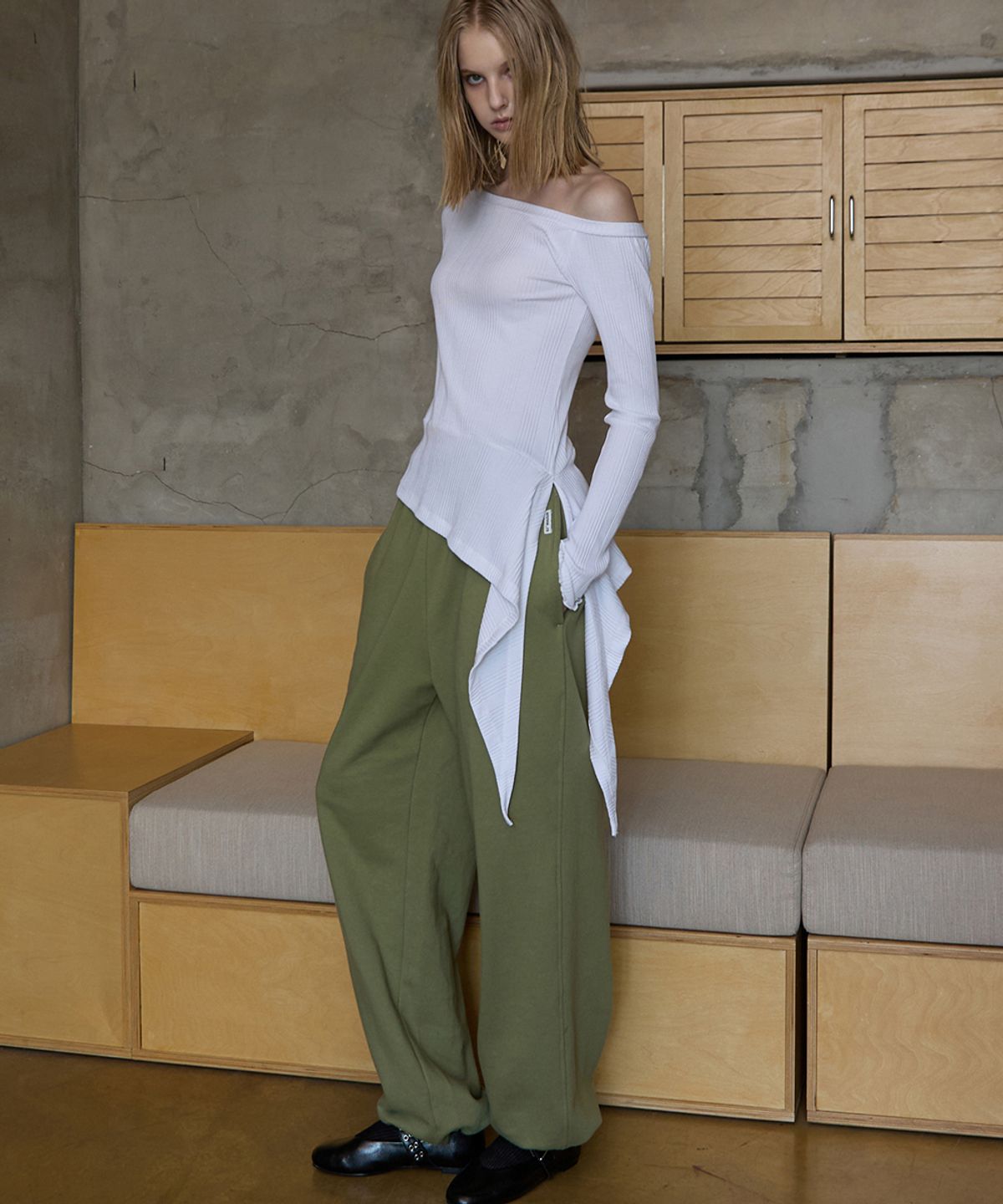 렌세(RENSE) One Shoulder Slit Tee White