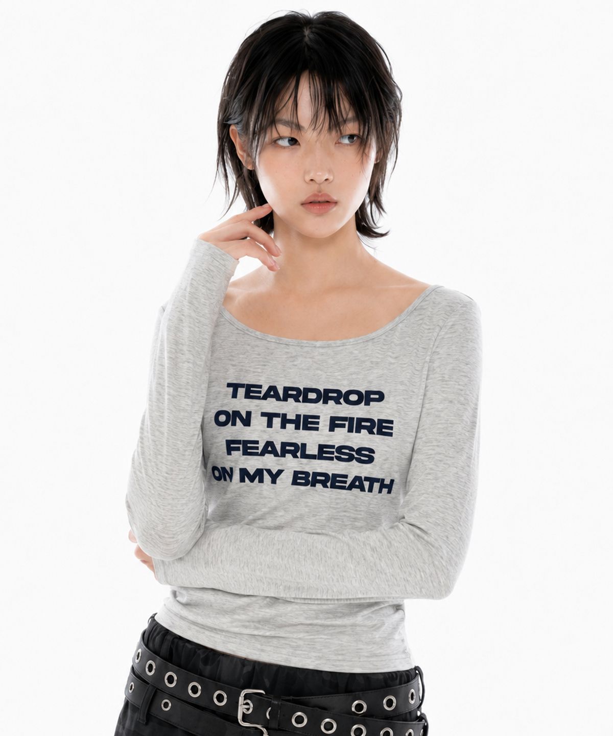 러닝하이(RUNNINGHIGH) 레터링 슬림 L/S 티 [오트밀]