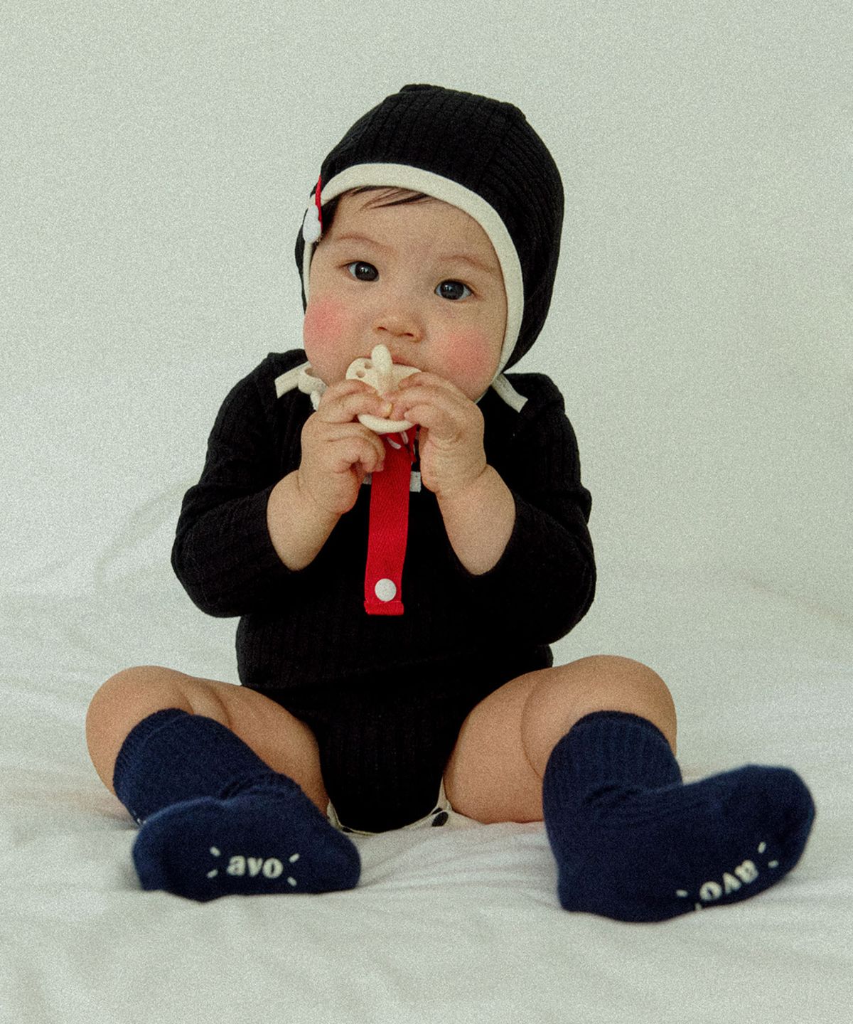 아보(AVO) AVO LONG LOGO SOCKS_3colors
