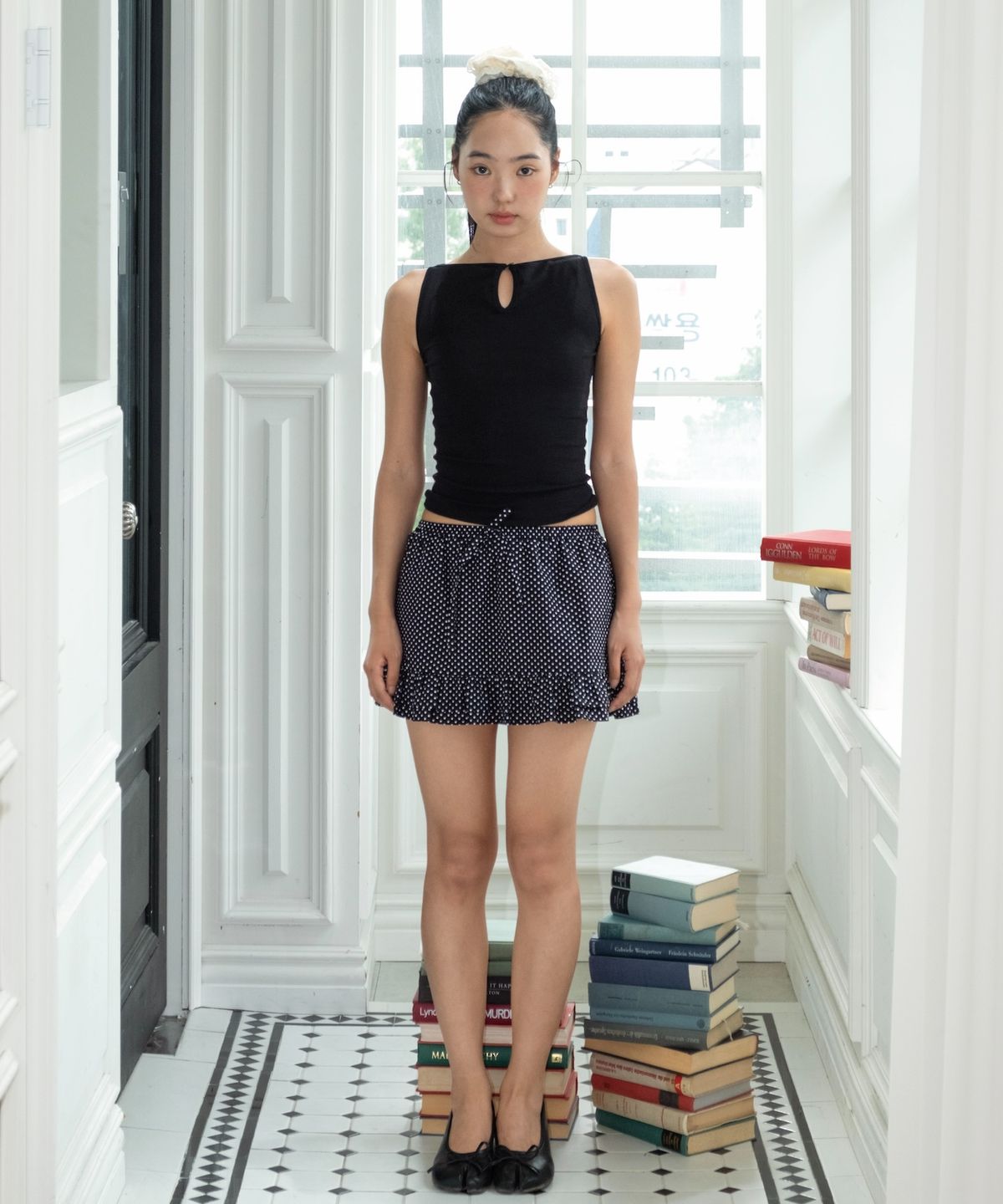 루미(ROUMI) Devon Mini Skirt (Black dot)
