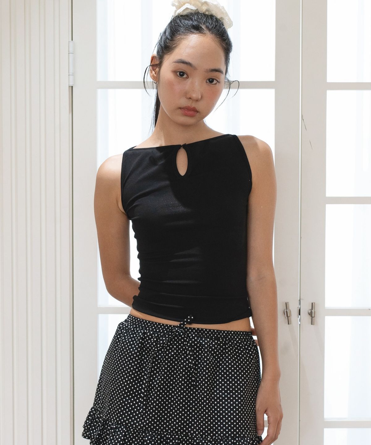루미(ROUMI) Lianna Keyhole Top (Black)