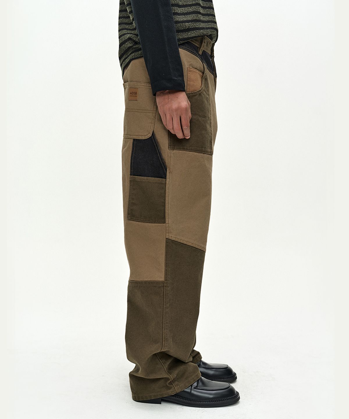 앤더슨벨(ADSB ANDERSSON BELL) AUSTIN PATCHWORK WASHED WIDE-LEG JEANS (KHAKI)
