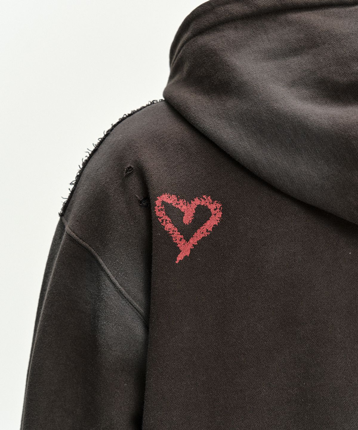 앤더슨벨(ADSB ANDERSSON BELL) (ESSENTIAL) UNISEX SPRAY WASHED AGAIN LIP HOODIE (BROWN)
