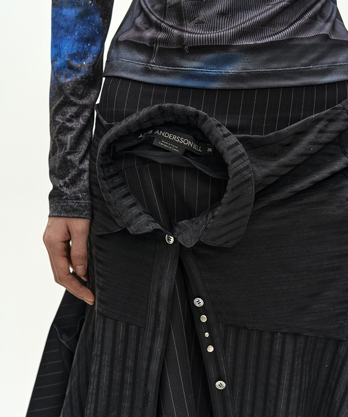 앤더슨벨(ADSB ANDERSSON BELL) SUE WRAPPED SHIRT ASYMMETRIC SKIRT (BLACK)