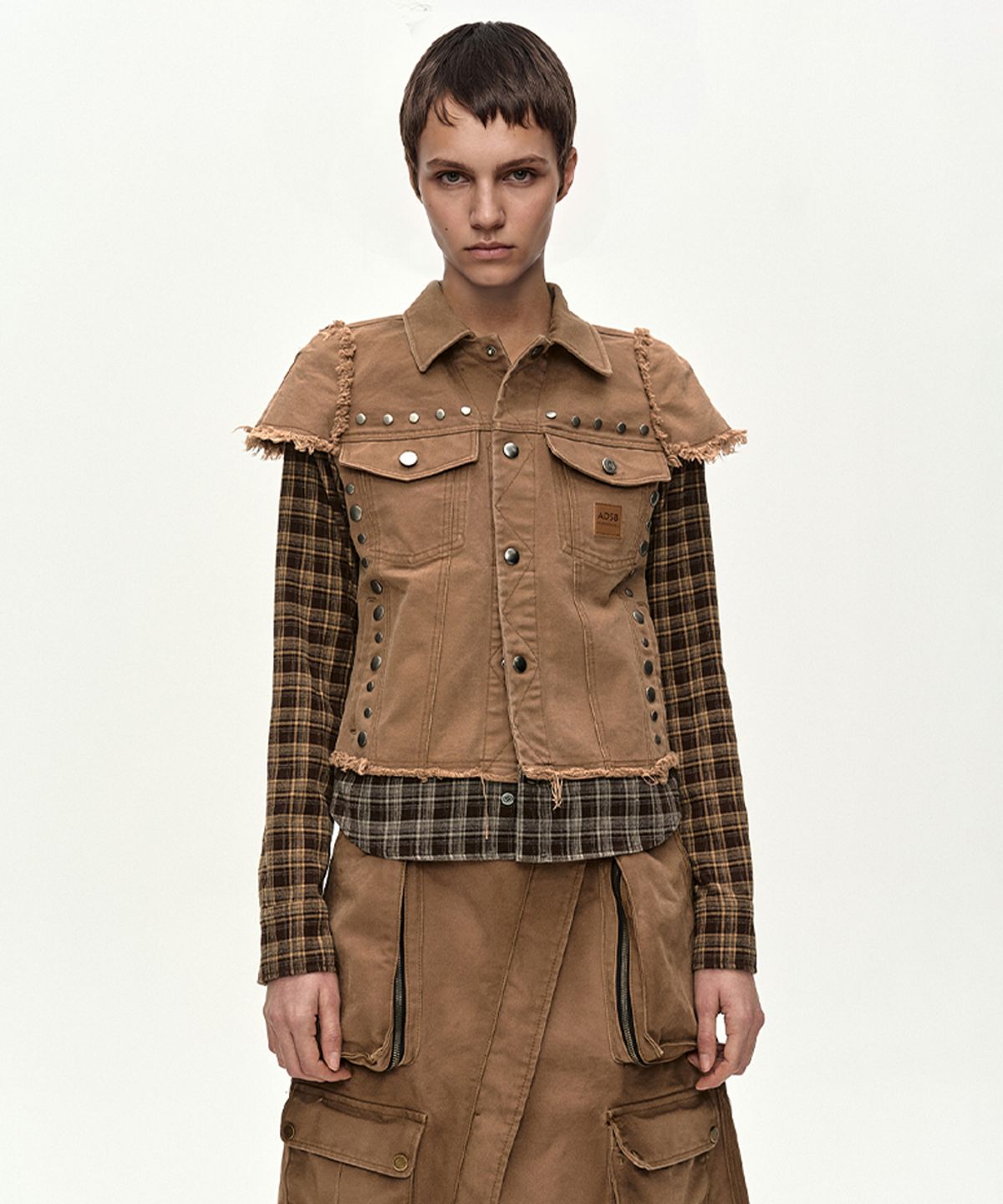 앤더슨벨(ADSB ANDERSSON BELL) LAYERED STUDDED VEST SHIRT (BROWN)
