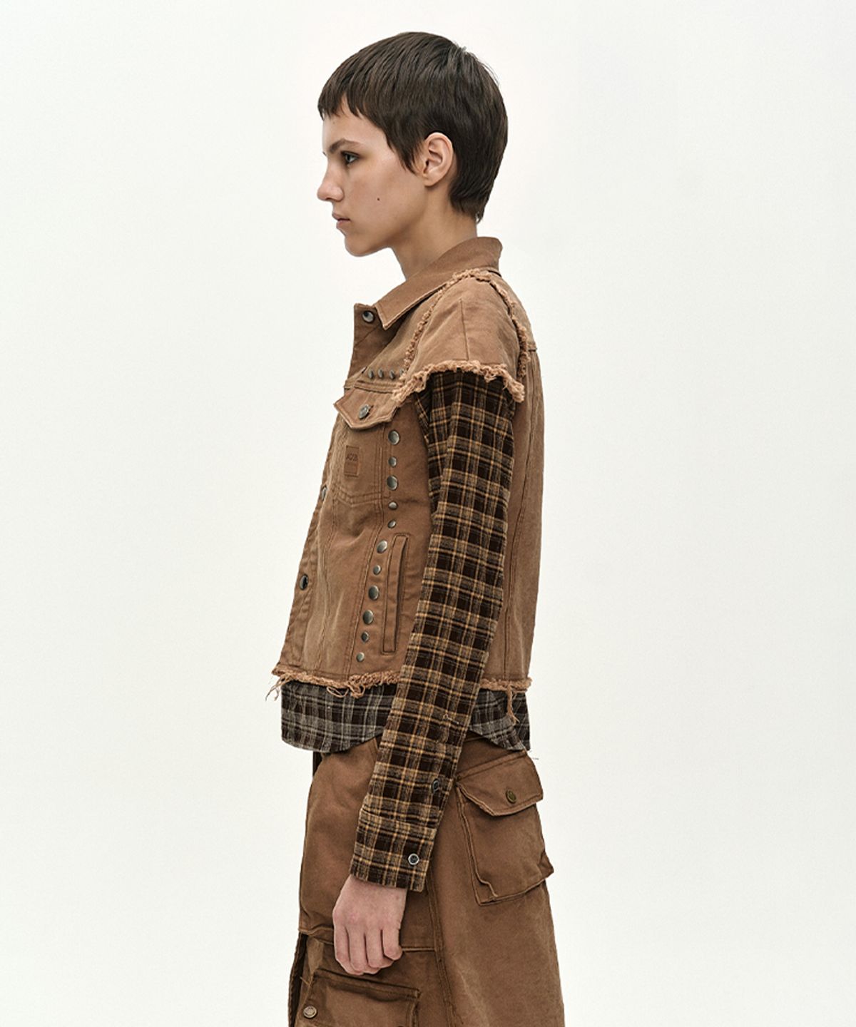 앤더슨벨(ADSB ANDERSSON BELL) LAYERED STUDDED VEST SHIRT (BROWN)
