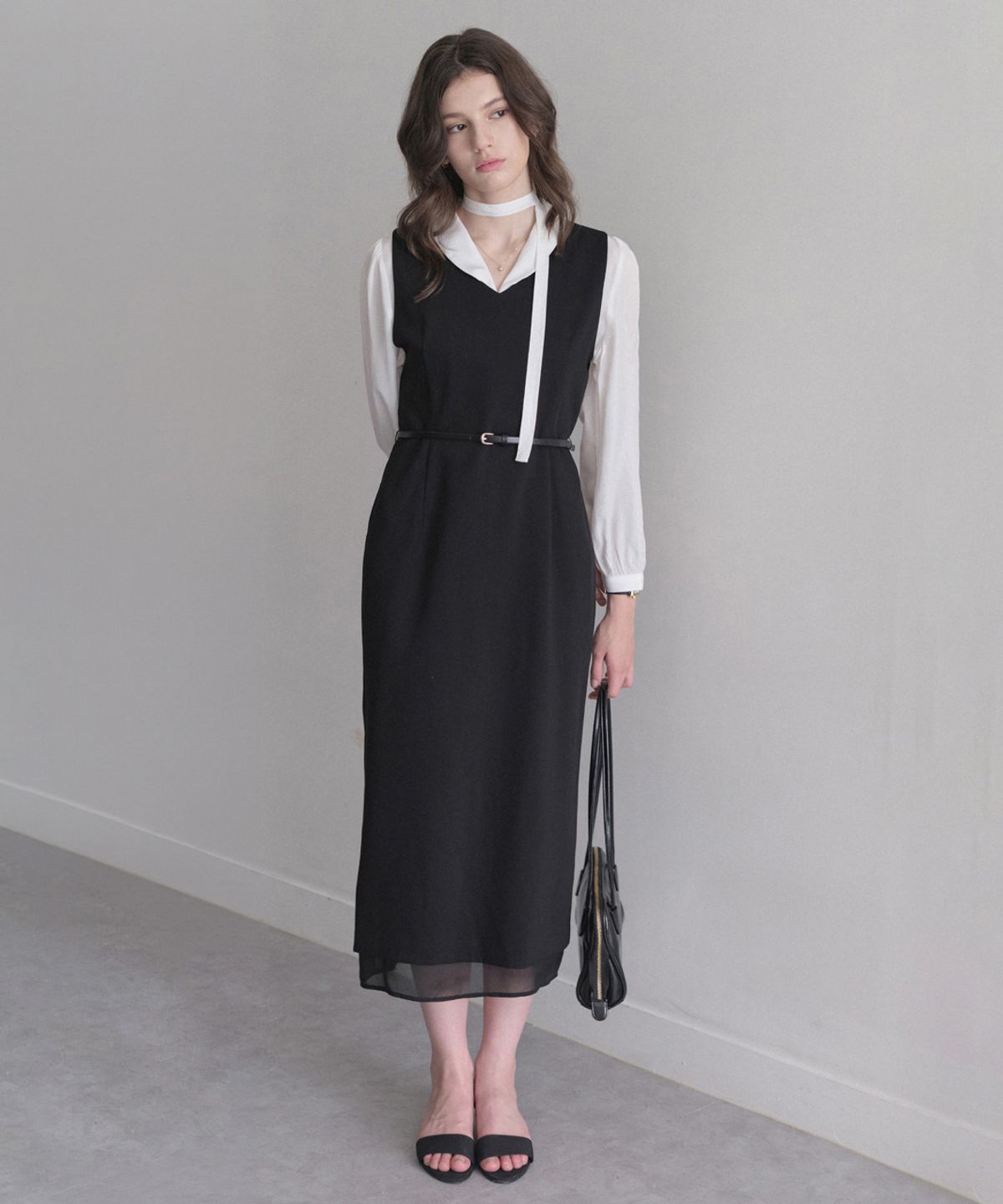르나브(LENAV) Wool V-neck One-piece (brown)