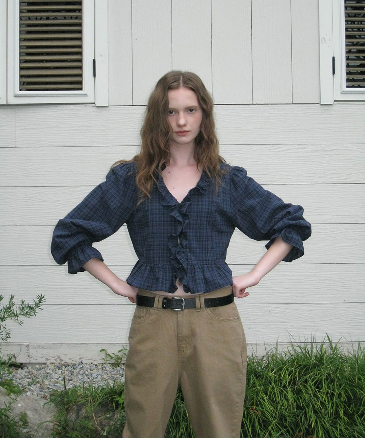 어패럴아카이브(APPAREL ARCHIVE) Bien check ruffle blouse - Navy