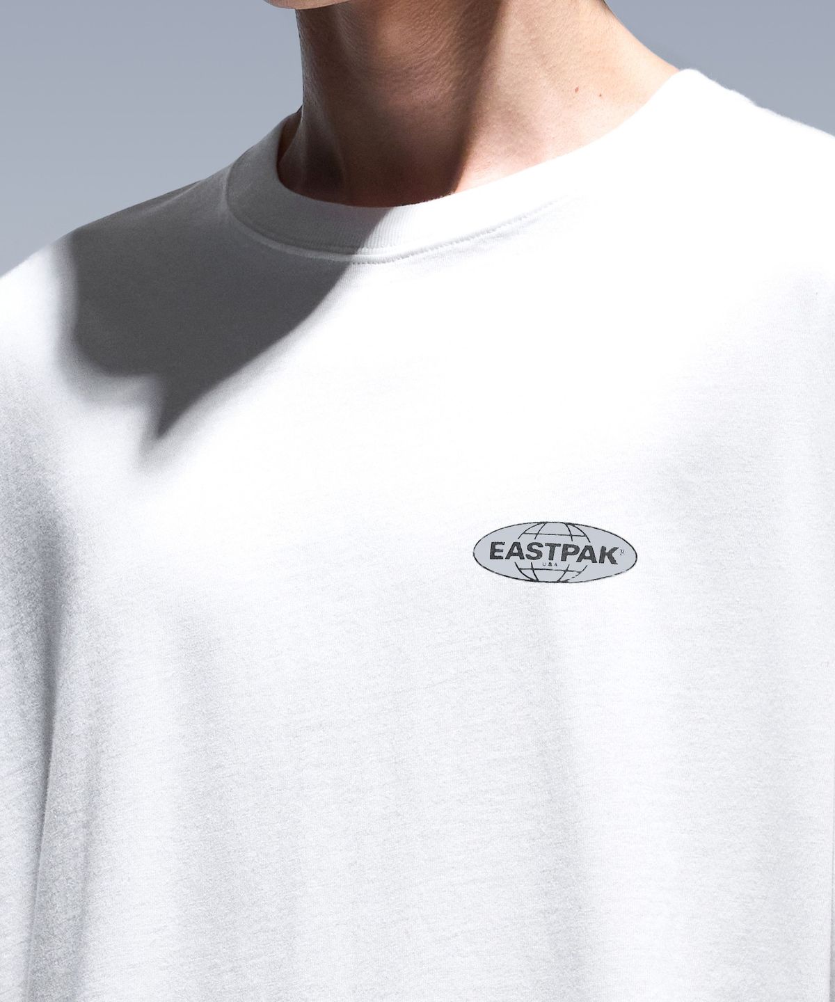 이스트팩(EASTPAK) 베이직 로고 티셔츠 White