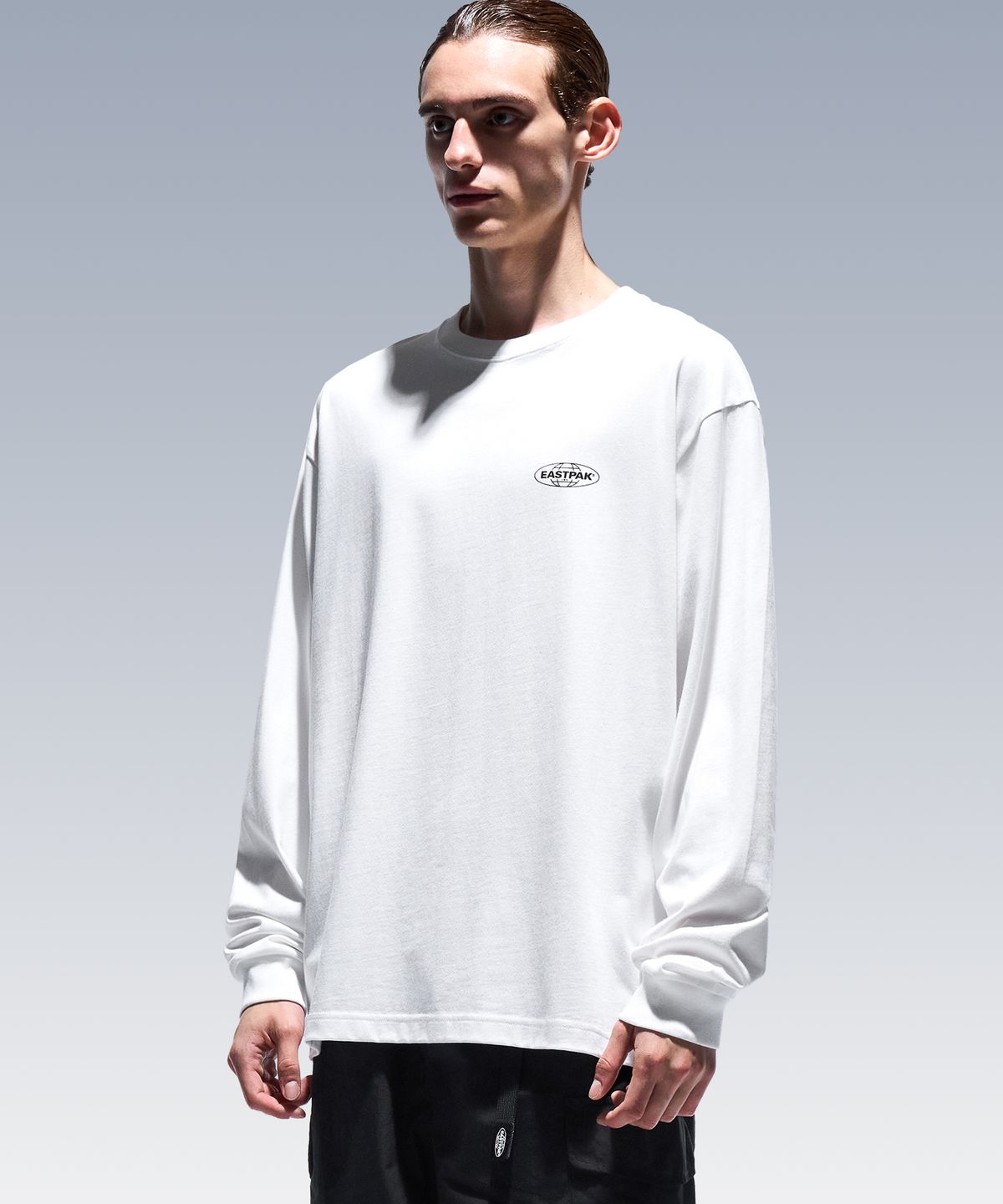 이스트팩(EASTPAK) 베이직 로고 티셔츠 White