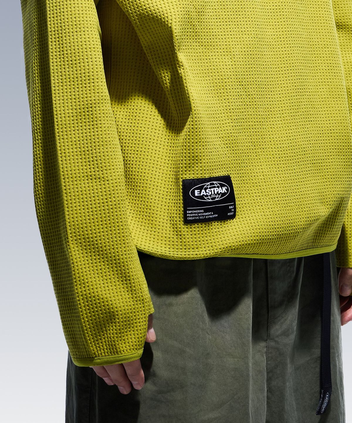 이스트팩(EASTPAK) 와플 후드 티셔츠 Lime