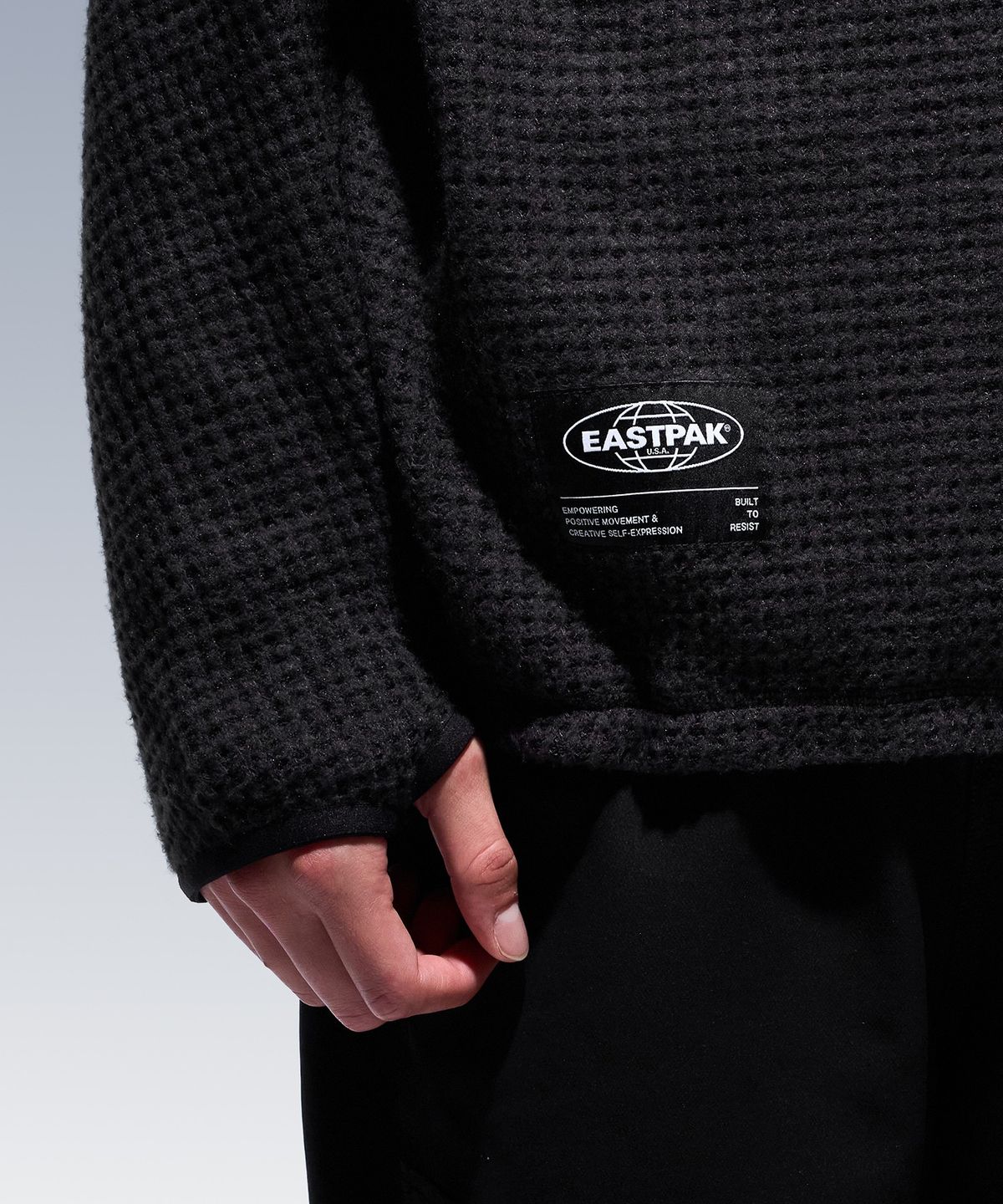 이스트팩(EASTPAK) 플리스 닌자 후드 BLACK