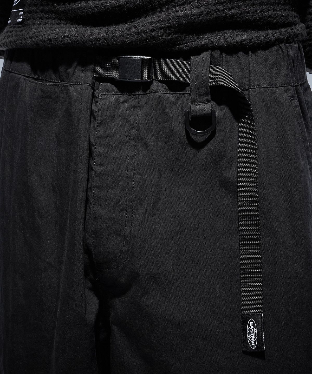 이스트팩(EASTPAK) 파라슈트 팬츠 1 BLACK