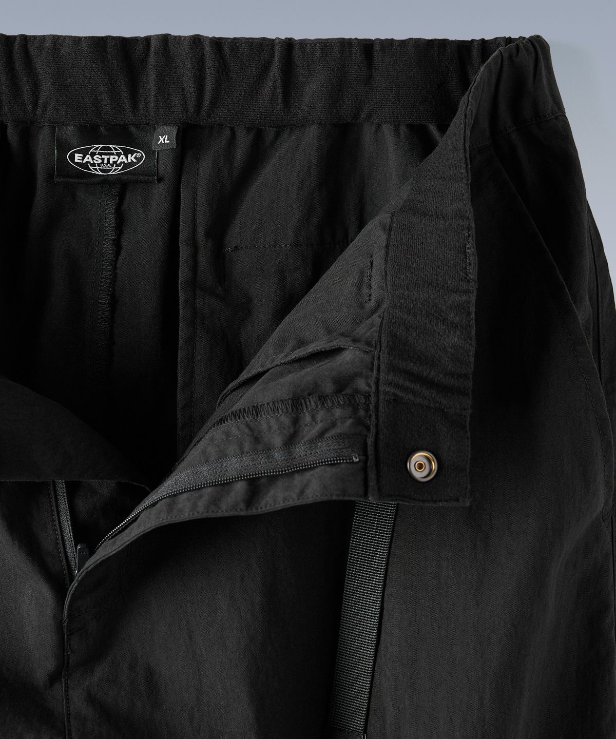 이스트팩(EASTPAK) 파라슈트 팬츠 1 BLACK