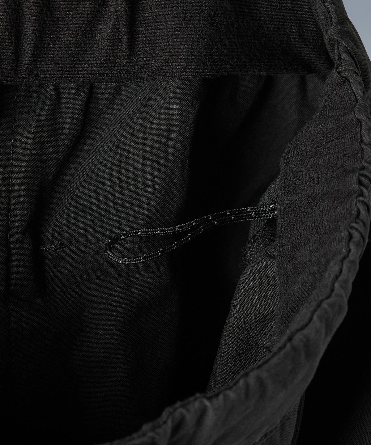 이스트팩(EASTPAK) 파라슈트 팬츠 1 BLACK