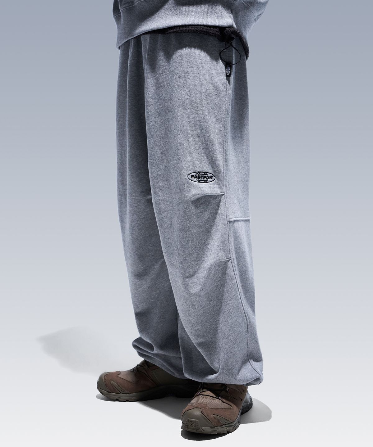 이스트팩(EASTPAK) 파라슈트 스웨트팬츠 Medium Grey Melange