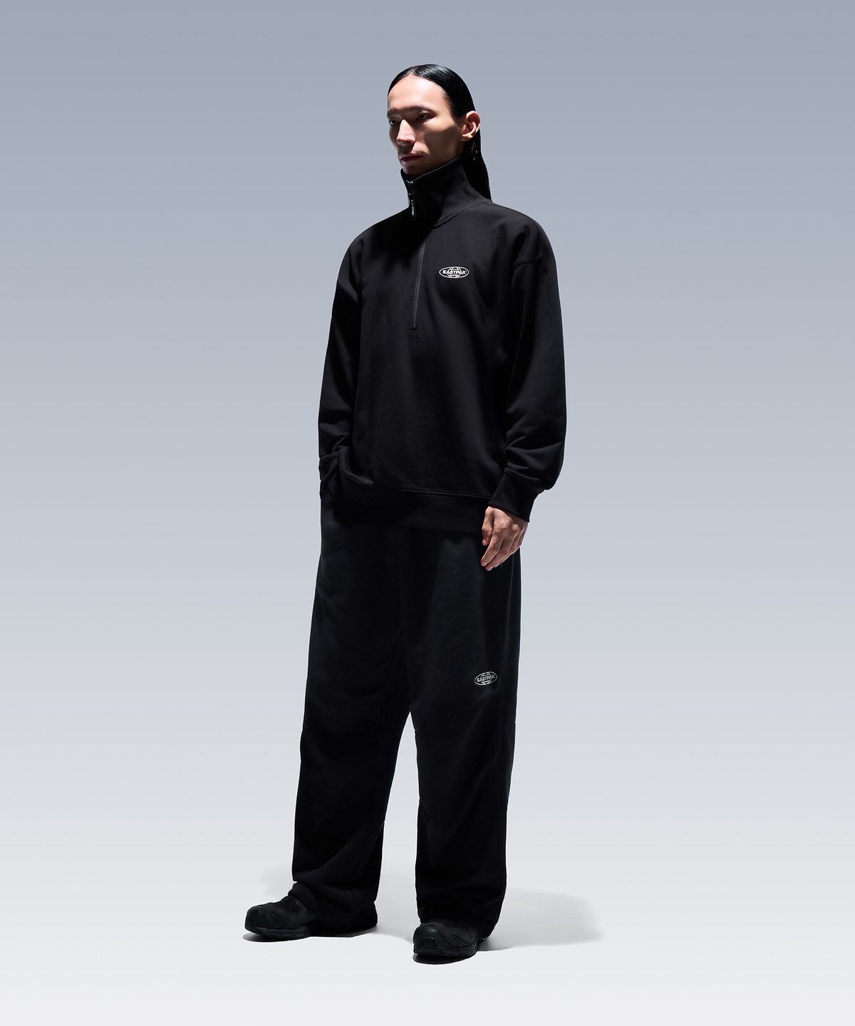 이스트팩(EASTPAK) 파라슈트 스웨트팬츠 Black