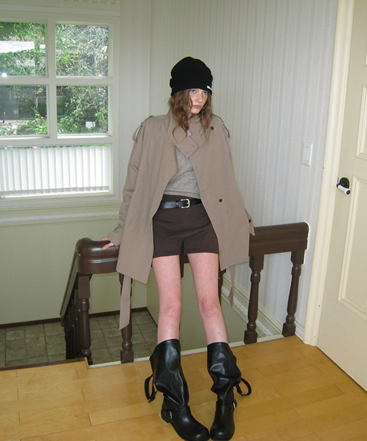 어패럴아카이브(APPAREL ARCHIVE) Nell high-neck half trench coat - Mocha beige
