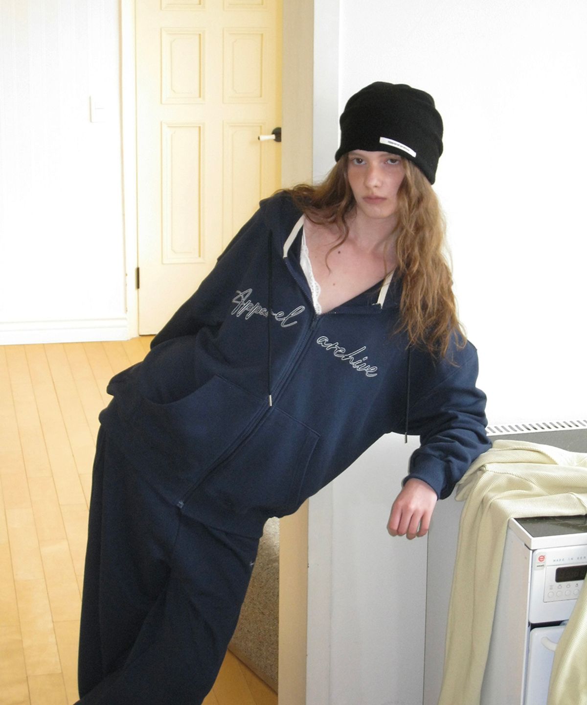 어패럴아카이브(APPAREL ARCHIVE) Polite hoodie zip-up - Navy