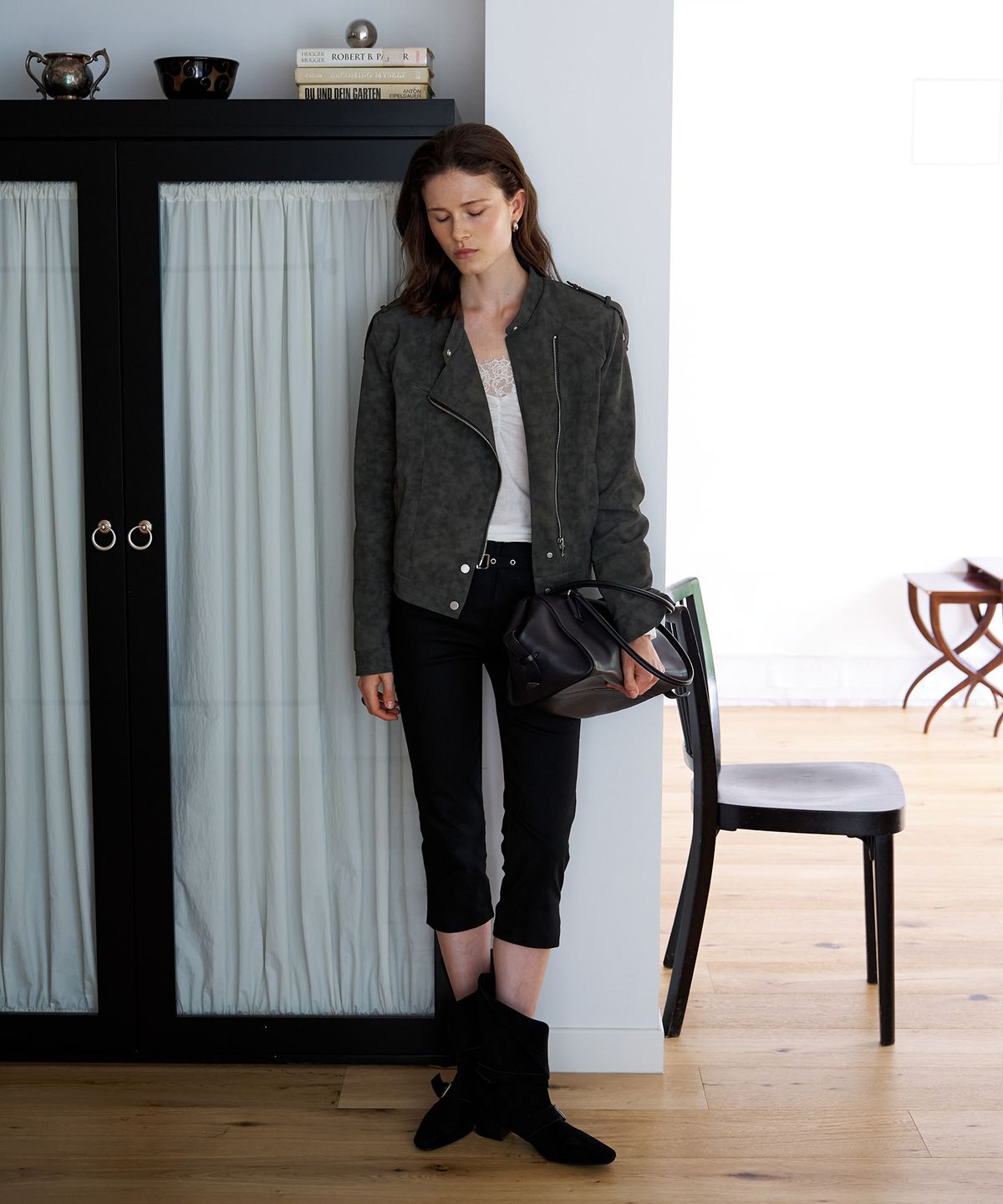 스르비(SELEVER) Belted Capri Pants_2 Color