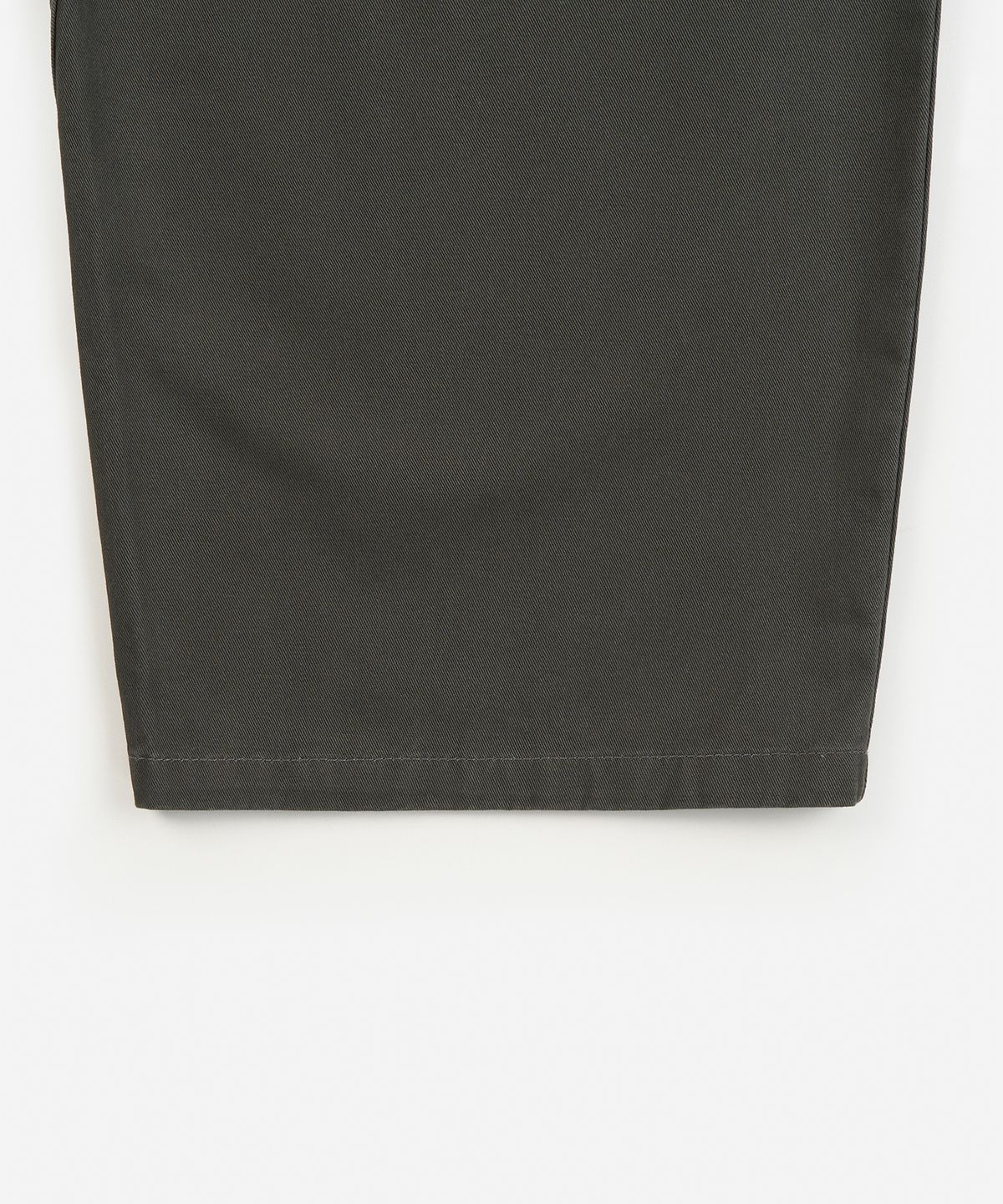 토피(TOFFEE) 커브드 절개 카고 팬츠 (CHARCOAL)