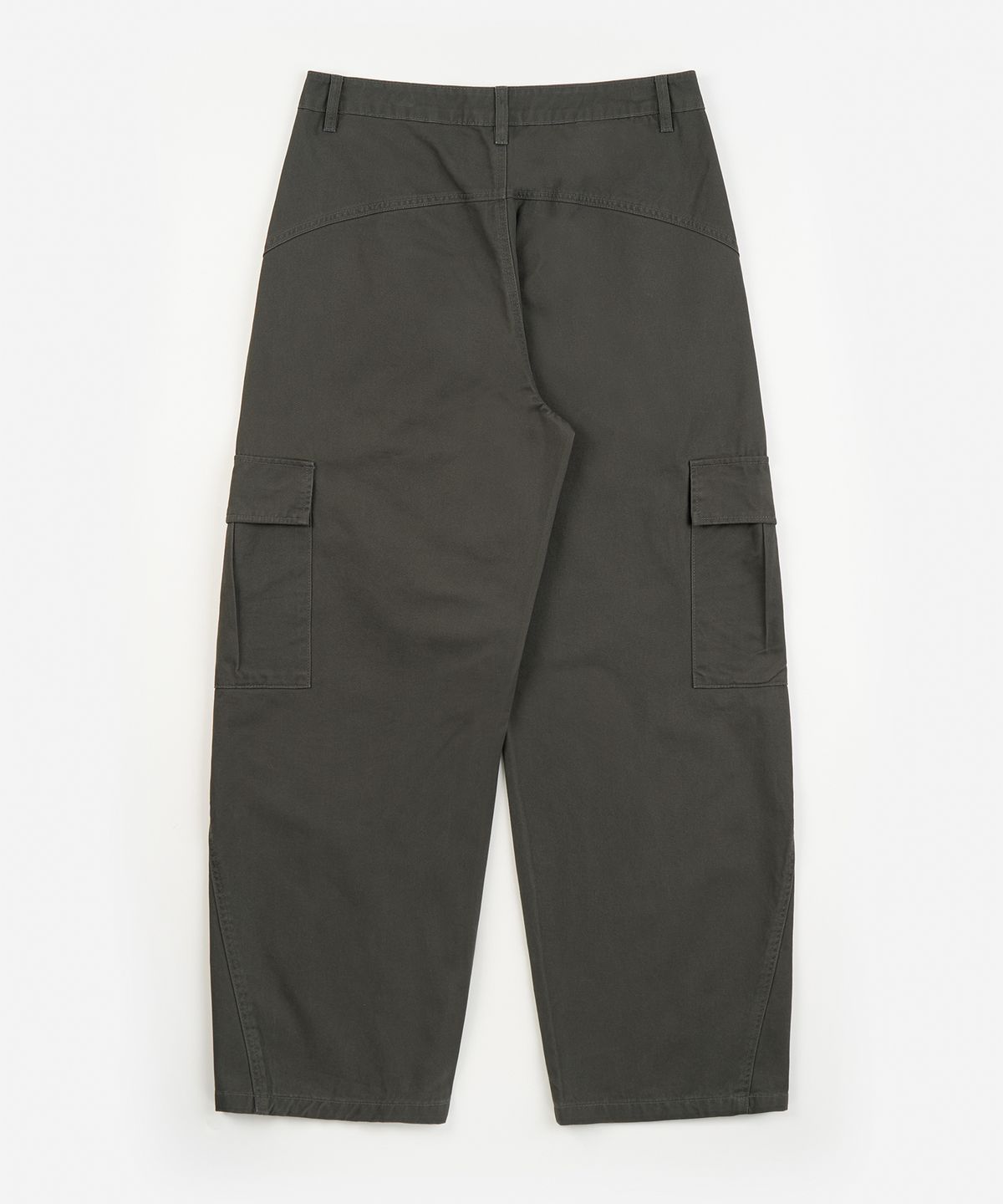 토피(TOFFEE) 커브드 절개 카고 팬츠 (CHARCOAL)