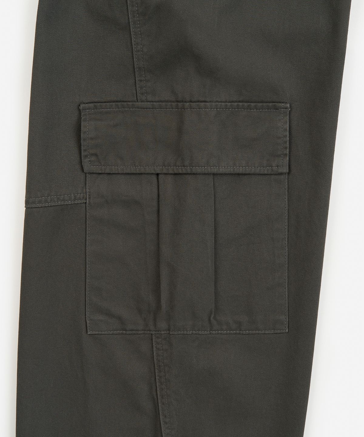 토피(TOFFEE) 커브드 절개 카고 팬츠 (CHARCOAL)