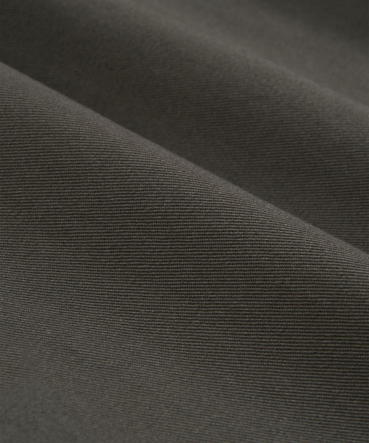 토피(TOFFEE) 커브드 절개 카고 팬츠 (CHARCOAL)