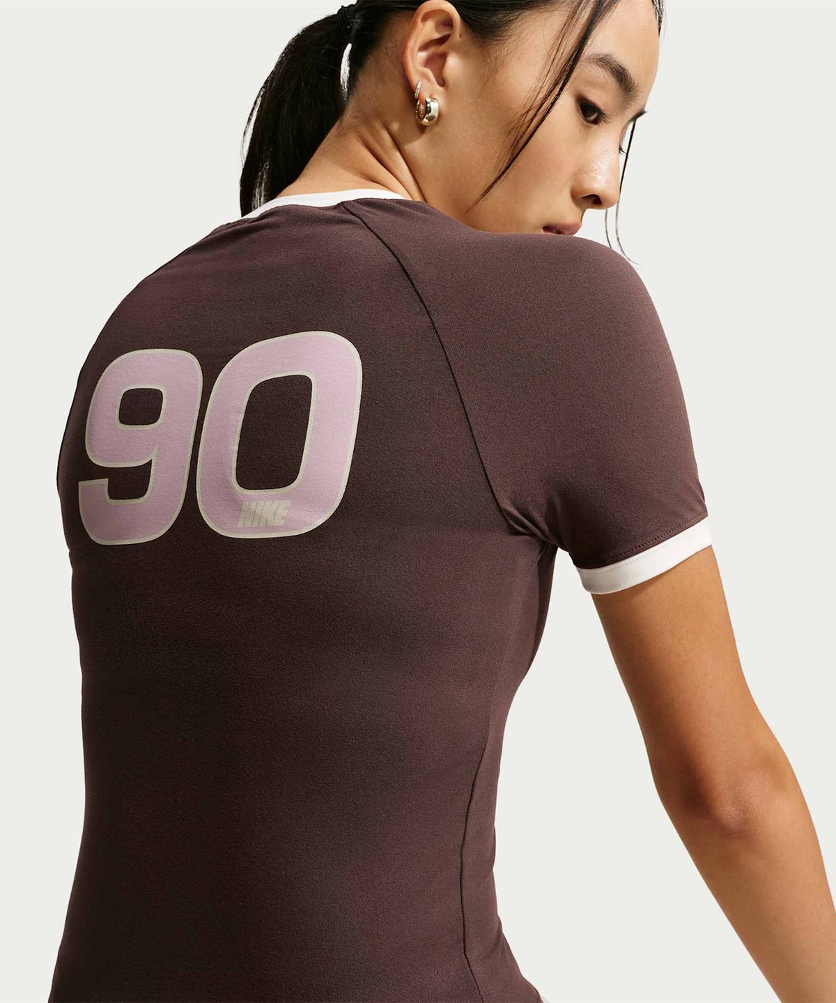 나이키(NIKE) 스포츠웨어 피티드 티셔츠 W - 바로크 브라운:세일 / IV5750-237