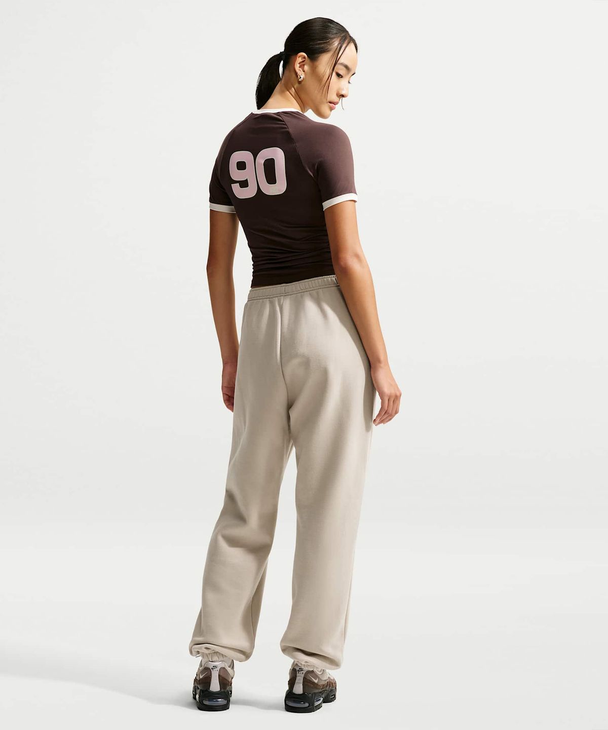 나이키(NIKE) 스포츠웨어 피티드 티셔츠 W - 바로크 브라운:세일 / IV5750-237