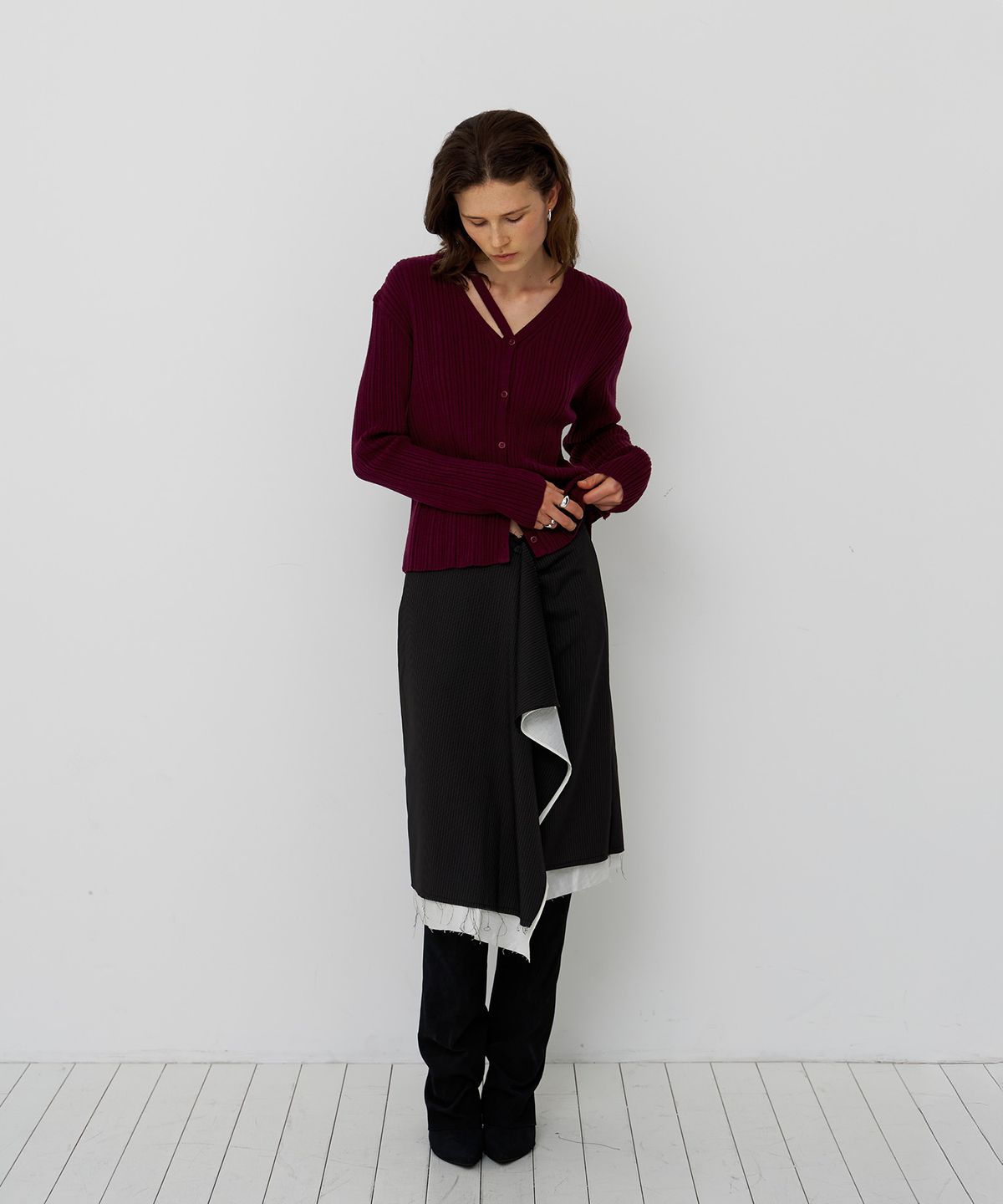 스르비(SELEVER) Elan Cut-out Cardigan_4 Color