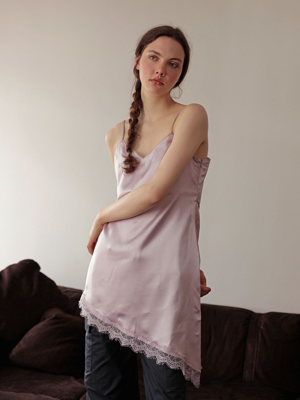 랭앤루(LANGNLU) ROSALIE Satin Lace Sleeveless(로즐리)_SMOKE PINK