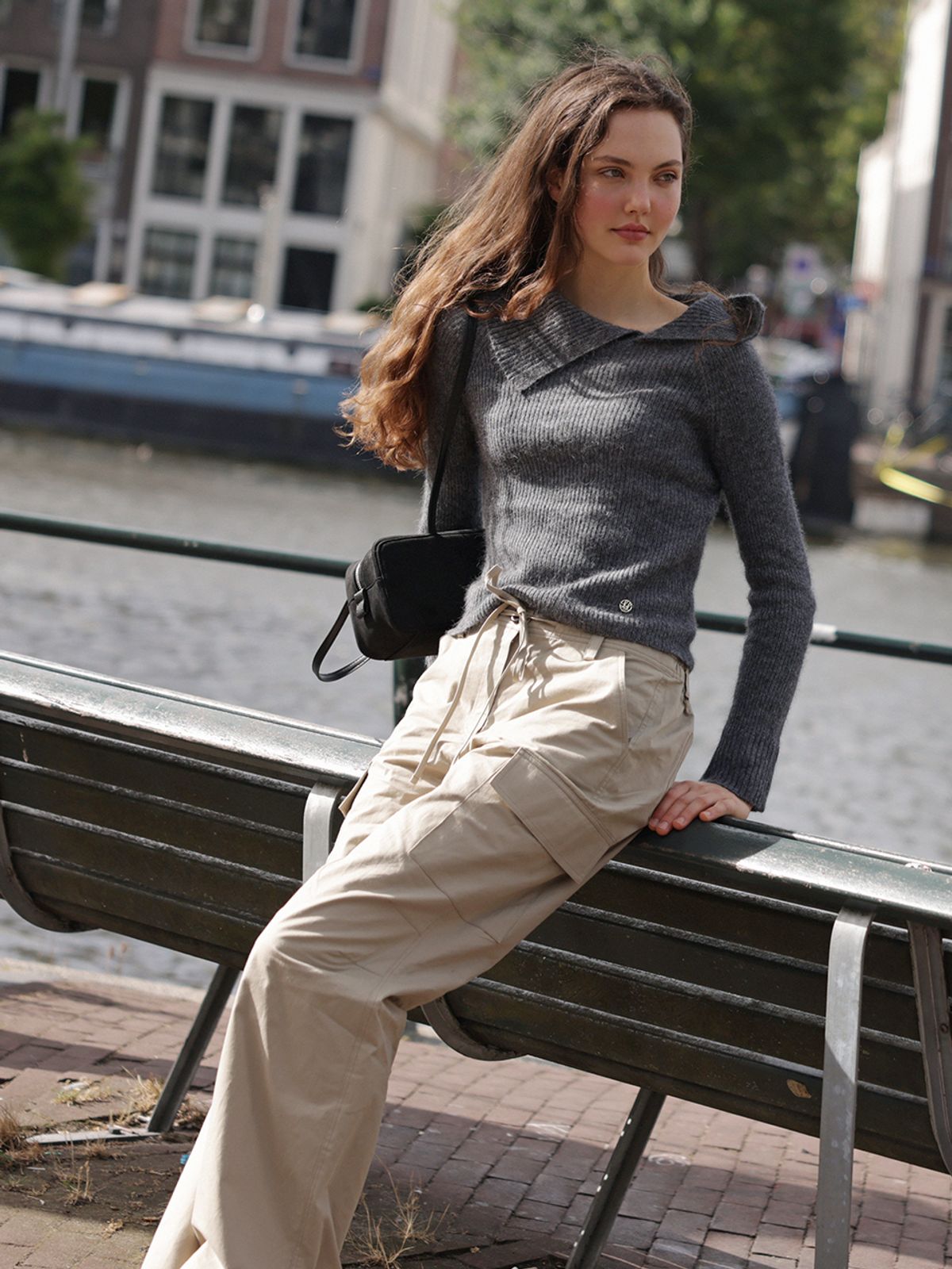랭앤루(LANGNLU) LEVE Unbalanced Collar Knit(리브)_GREY