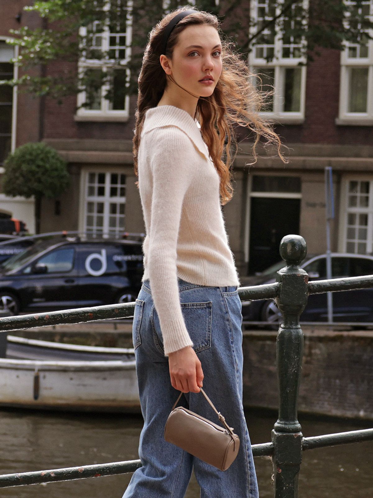 랭앤루(LANGNLU) LEVE Unbalanced Collar Knit(리브)_CREAM