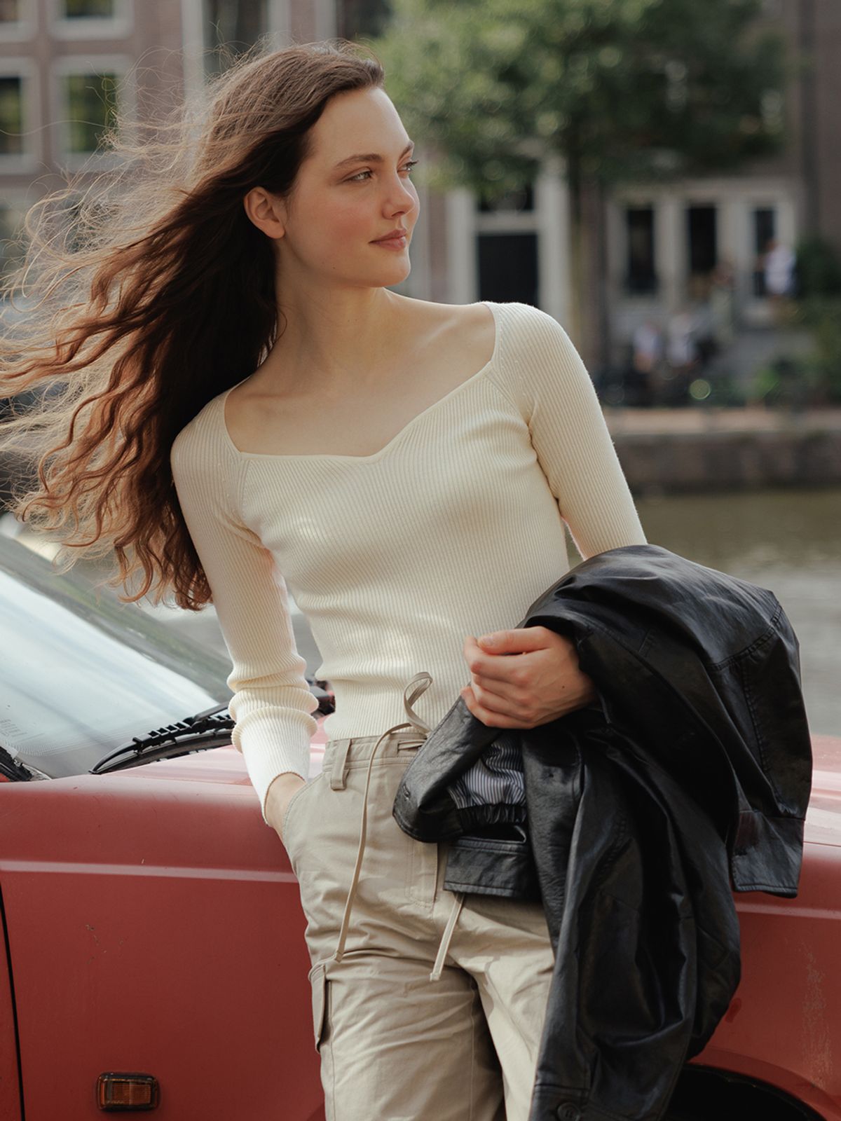 랭앤루(LANGNLU) SEREN Heart Neck Knit(세렌)_BUTTER