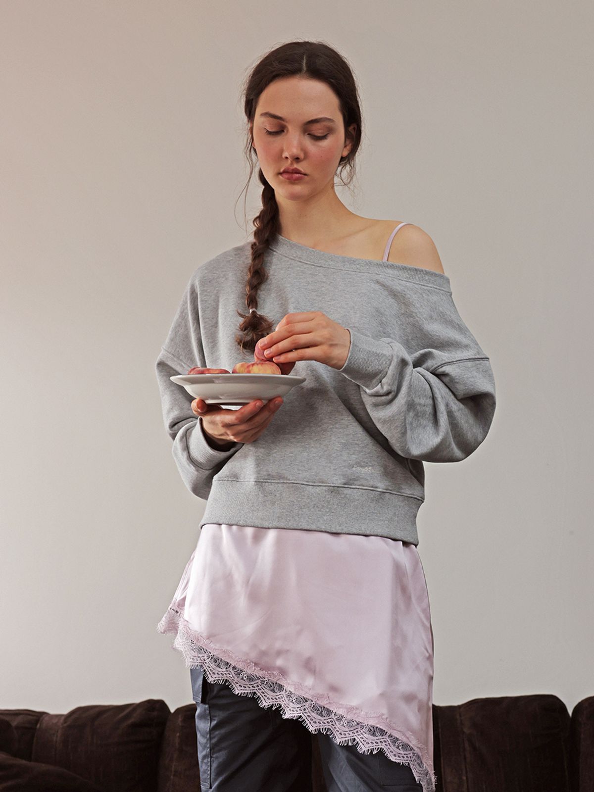 랭앤루(LANGNLU) ZURI Off-Shoulder Sweatshirts(쥬리)_GREY