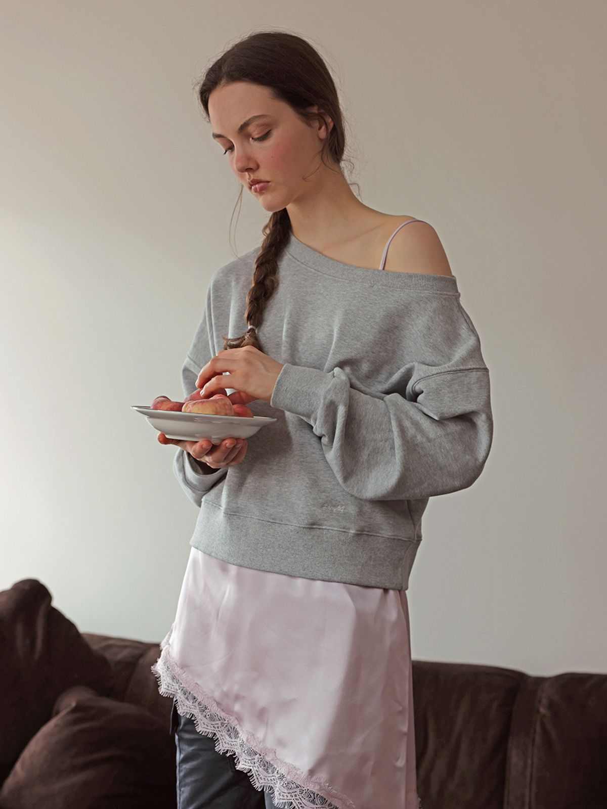 랭앤루(LANGNLU) ZURI Off-Shoulder Sweatshirts(쥬리)_GREY