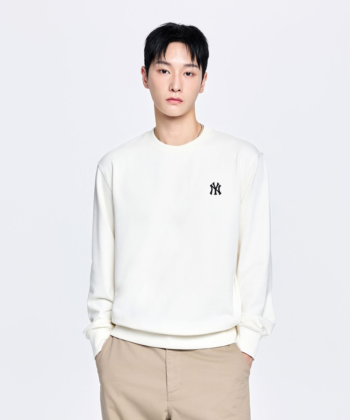 엠엘비(MLB) 베이직 스몰로고 맨투맨 NY (Cream)