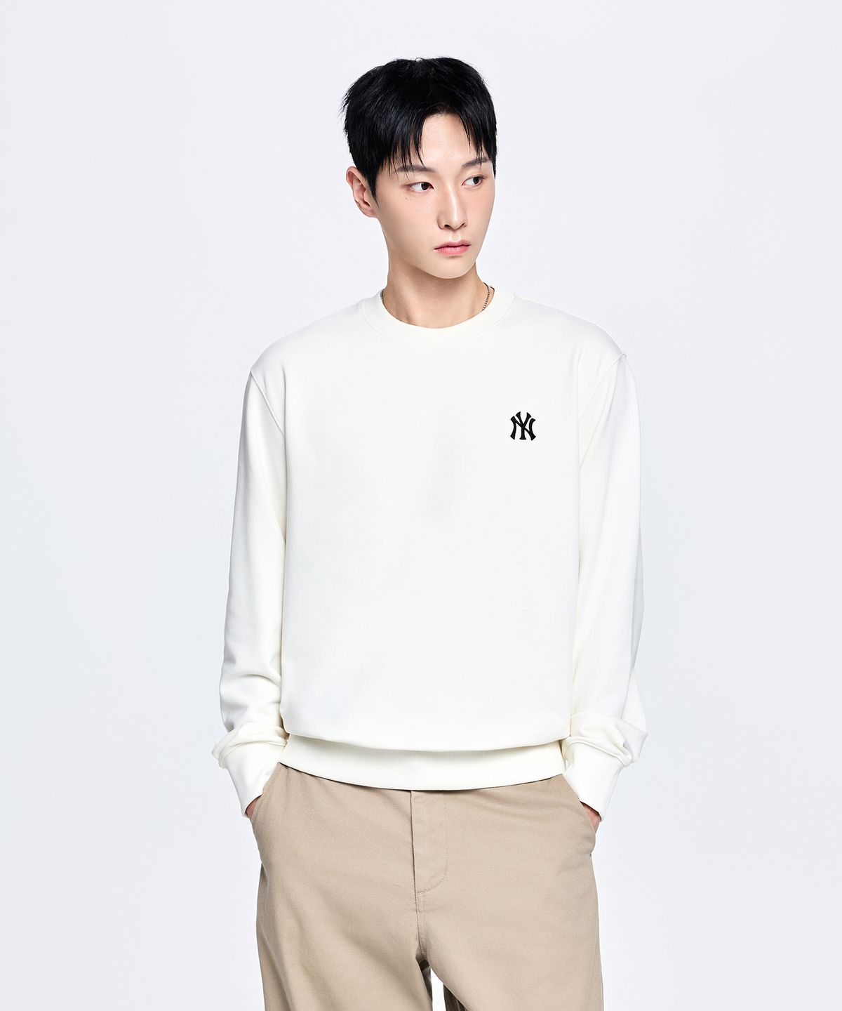 엠엘비(MLB) 베이직 스몰로고 맨투맨 NY (Cream)