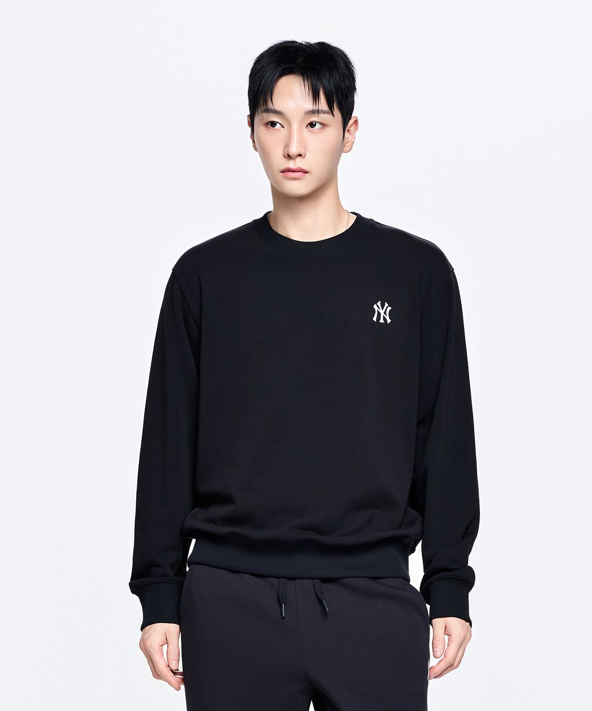 엠엘비(MLB) 베이직 스몰로고 맨투맨 NY (Black)