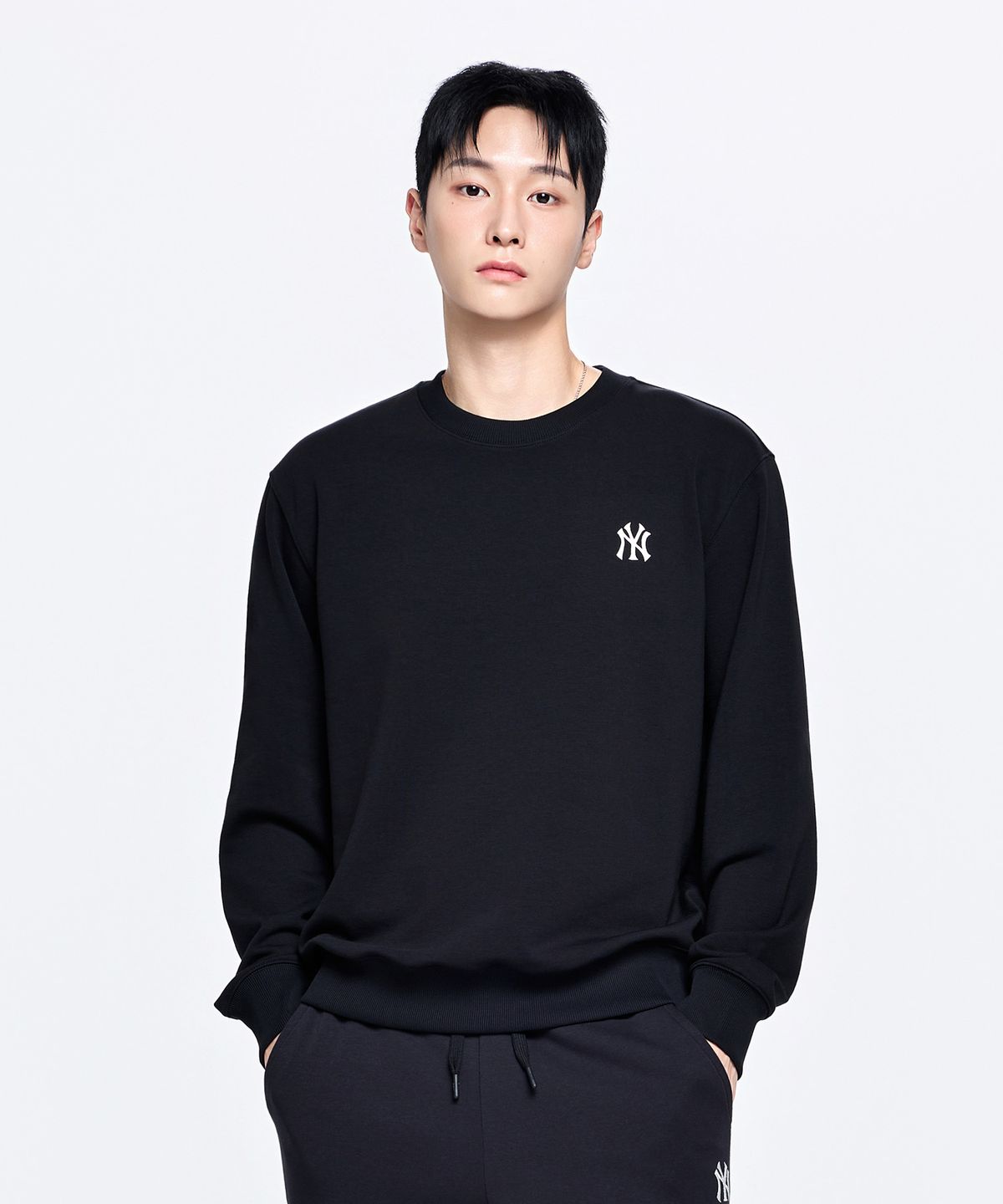 엠엘비(MLB) 베이직 스몰로고 맨투맨 NY (Black)