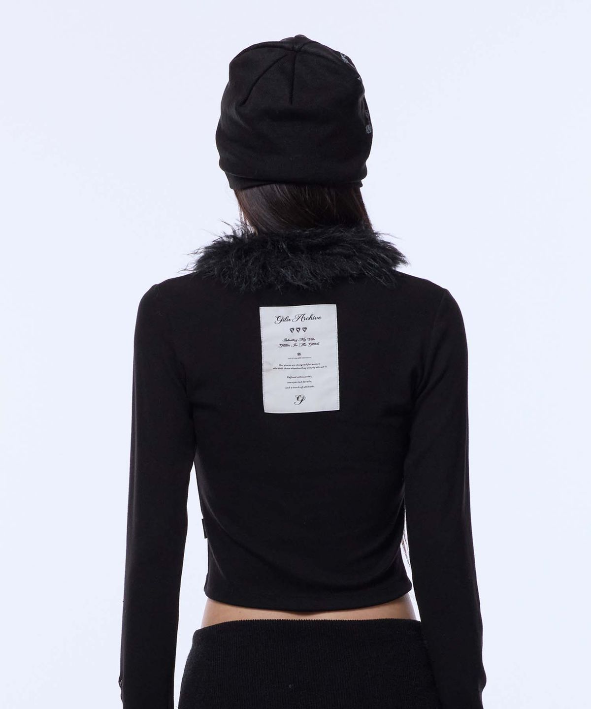 길라아카이브(GILAARCHIVE) NECKLACE SMALL LOGO BEANIE_BLACK