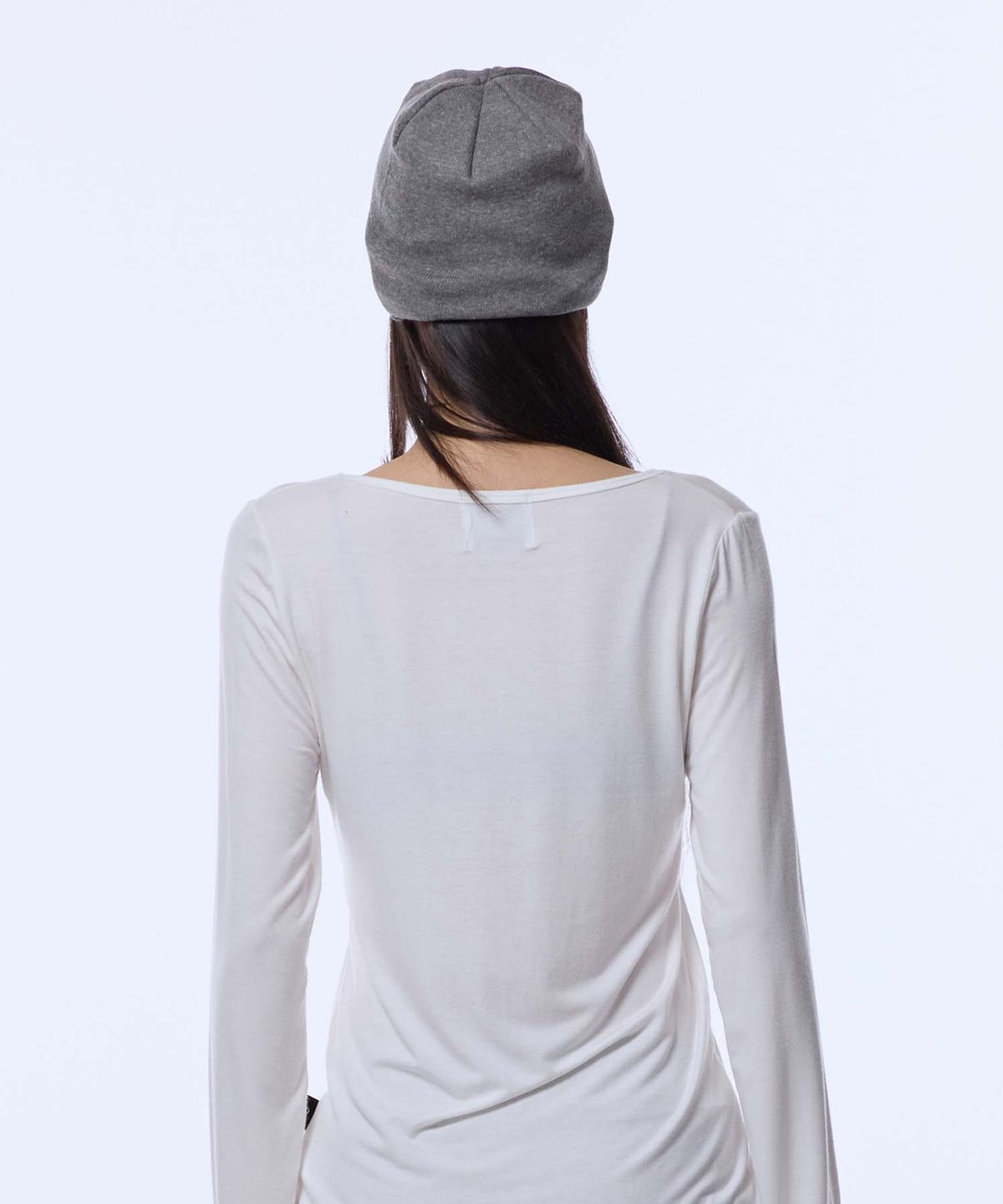 길라아카이브(GILAARCHIVE) NECKLACE SMALL LOGO BEANIE_GREY