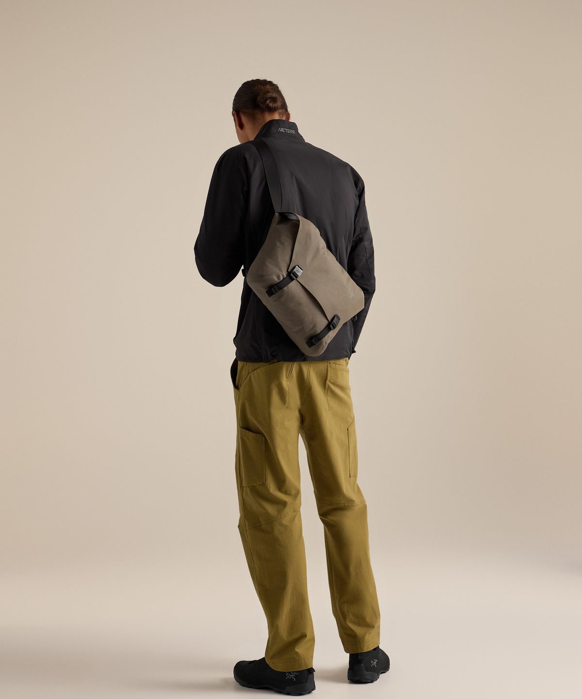 아크테릭스(ARCTERYX) 그랜빌 10 캐리어 백  - MONGOOSE / ABQFU10384