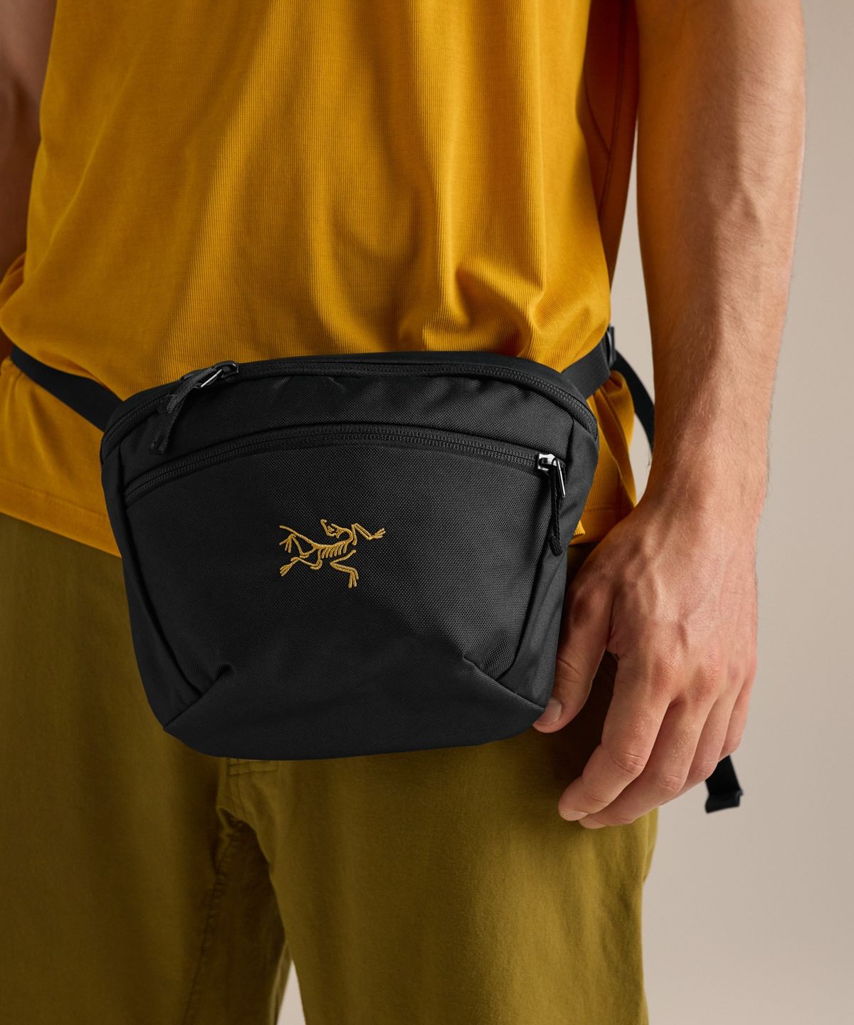 아크테릭스(ARCTERYX) 맨티스 2 웨이스트 팩 - 24K BLACK / ABQFU08973