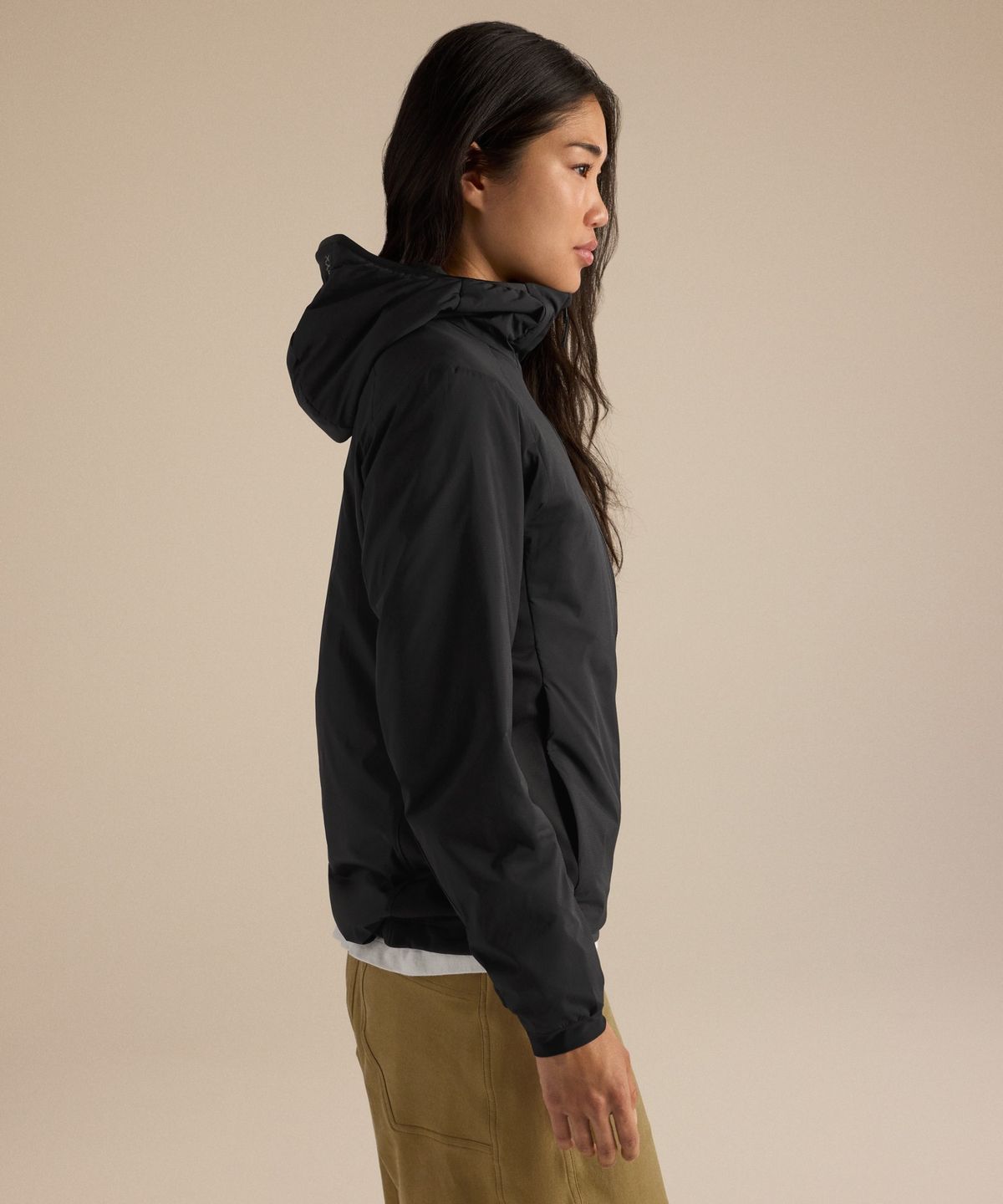 아크테릭스(ARCTERYX) 아톰 후디 여성 - BLACK / AJQFW09452