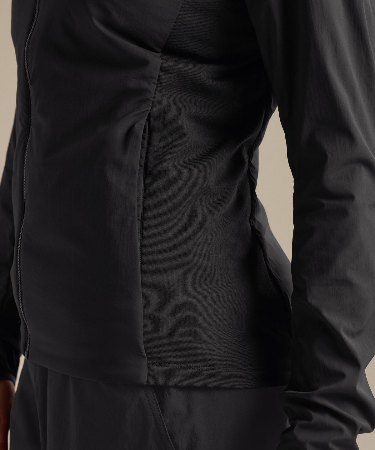아크테릭스(ARCTERYX) 아톰 SL 후디 여성 - BLACK / AJQFW09511