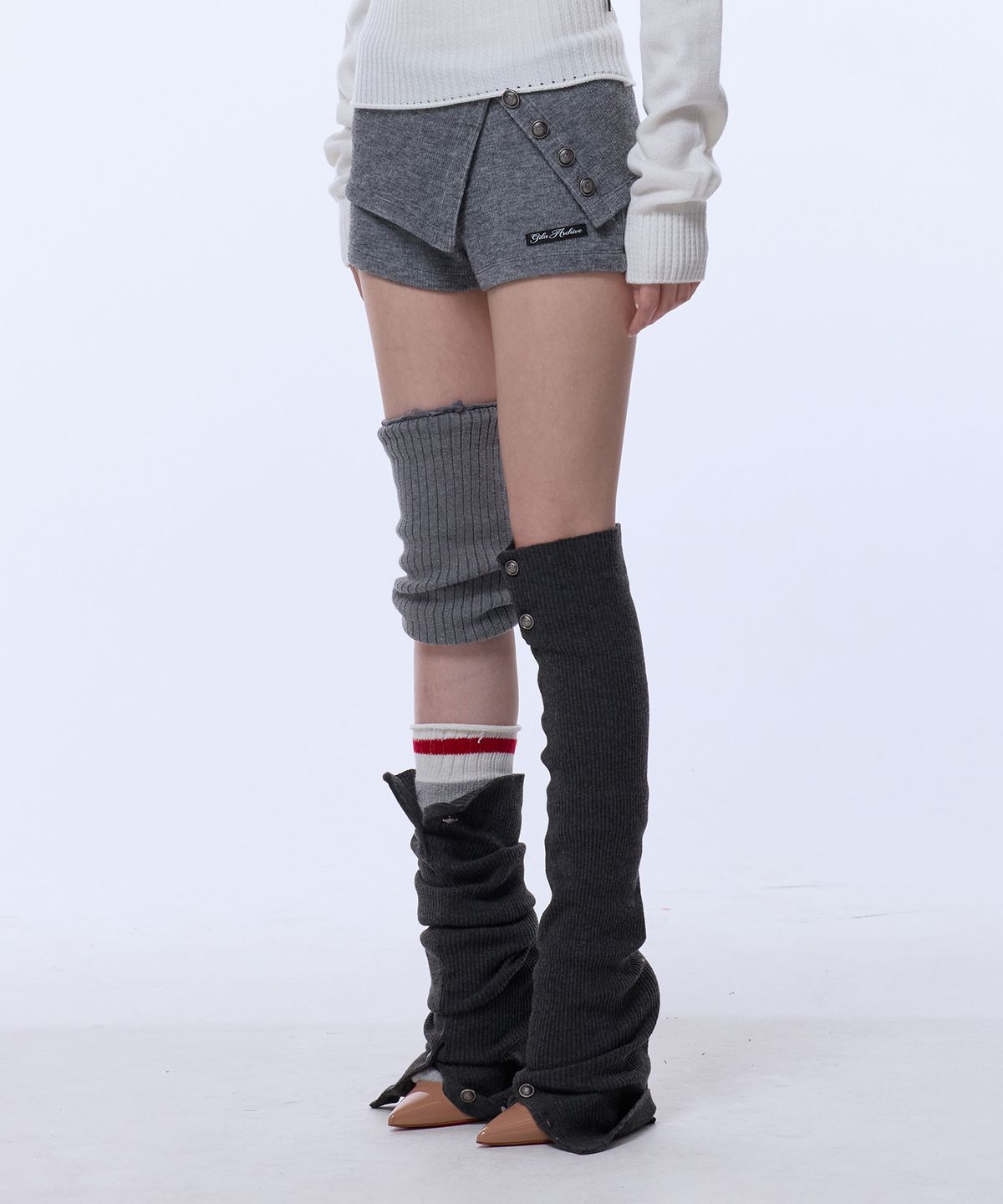 길라아카이브(GILAARCHIVE) 4-BUTTON KNIT SHORTS_GREY